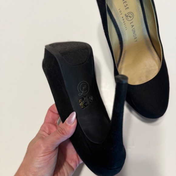 Chinese Laundry Classic Black Heels - 7 - WORN ONCE - Picture 3 of 6